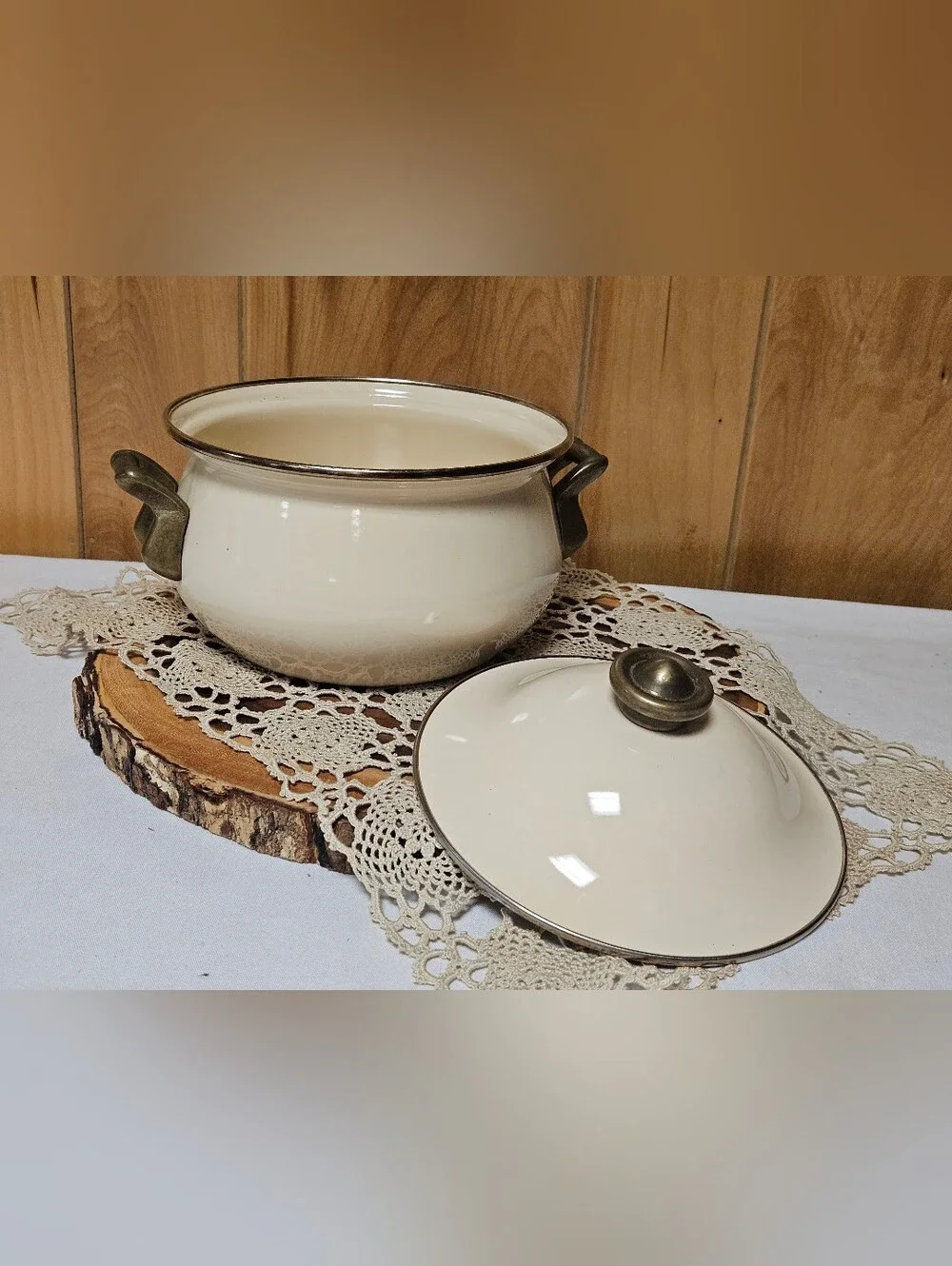 Vintage La Cuisine Gail Sutton Ivory Cream Enamel Pot Dutch Oven Brass Handles